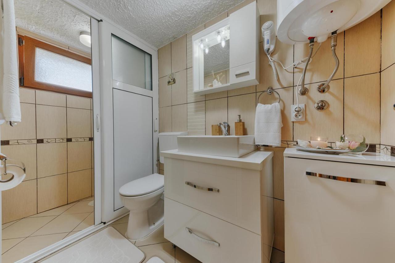 Markovic Village Apartments Улцин Екстериор снимка