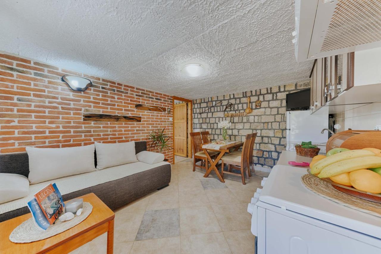 Markovic Village Apartments Улцин Екстериор снимка