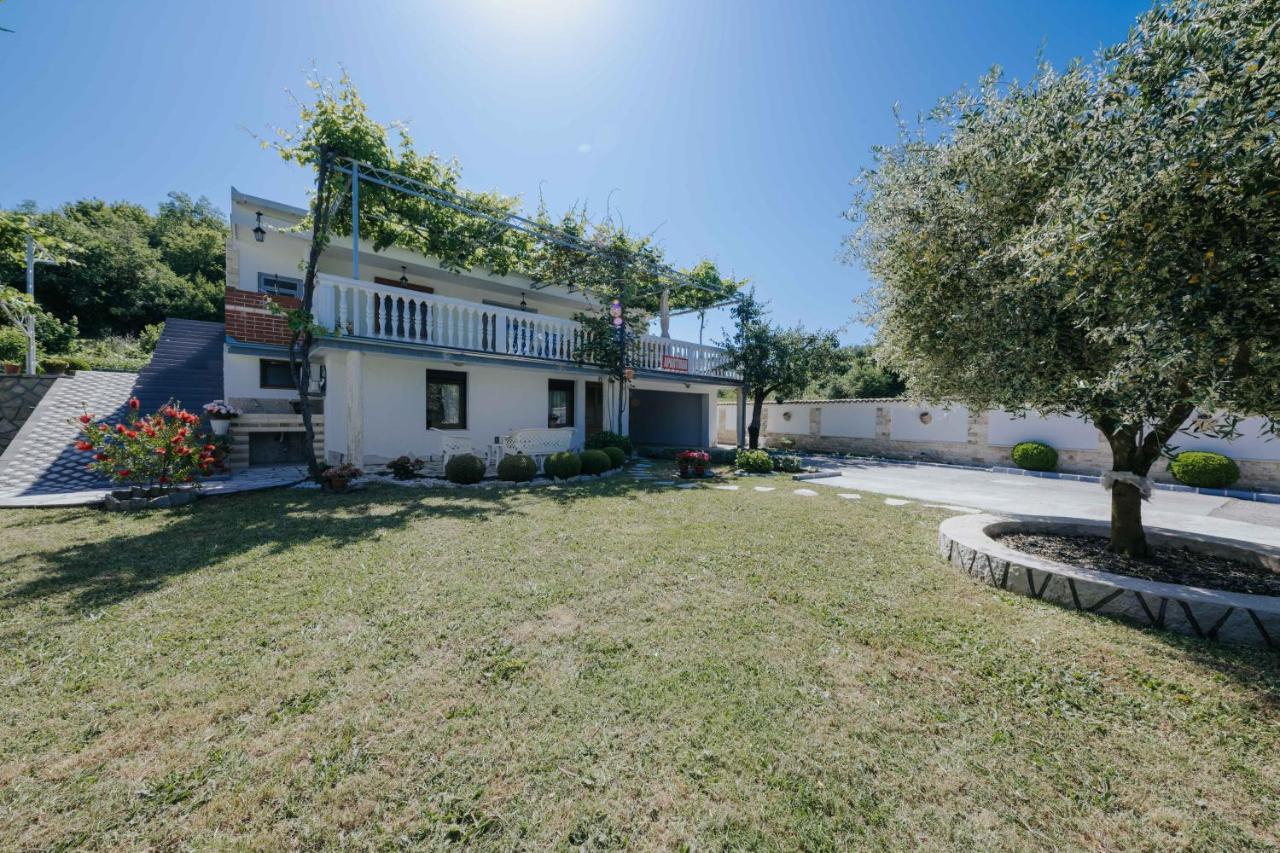 Markovic Village Apartments Улцин Екстериор снимка