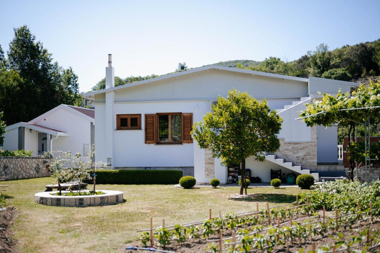Markovic Village Apartments Улцин Екстериор снимка