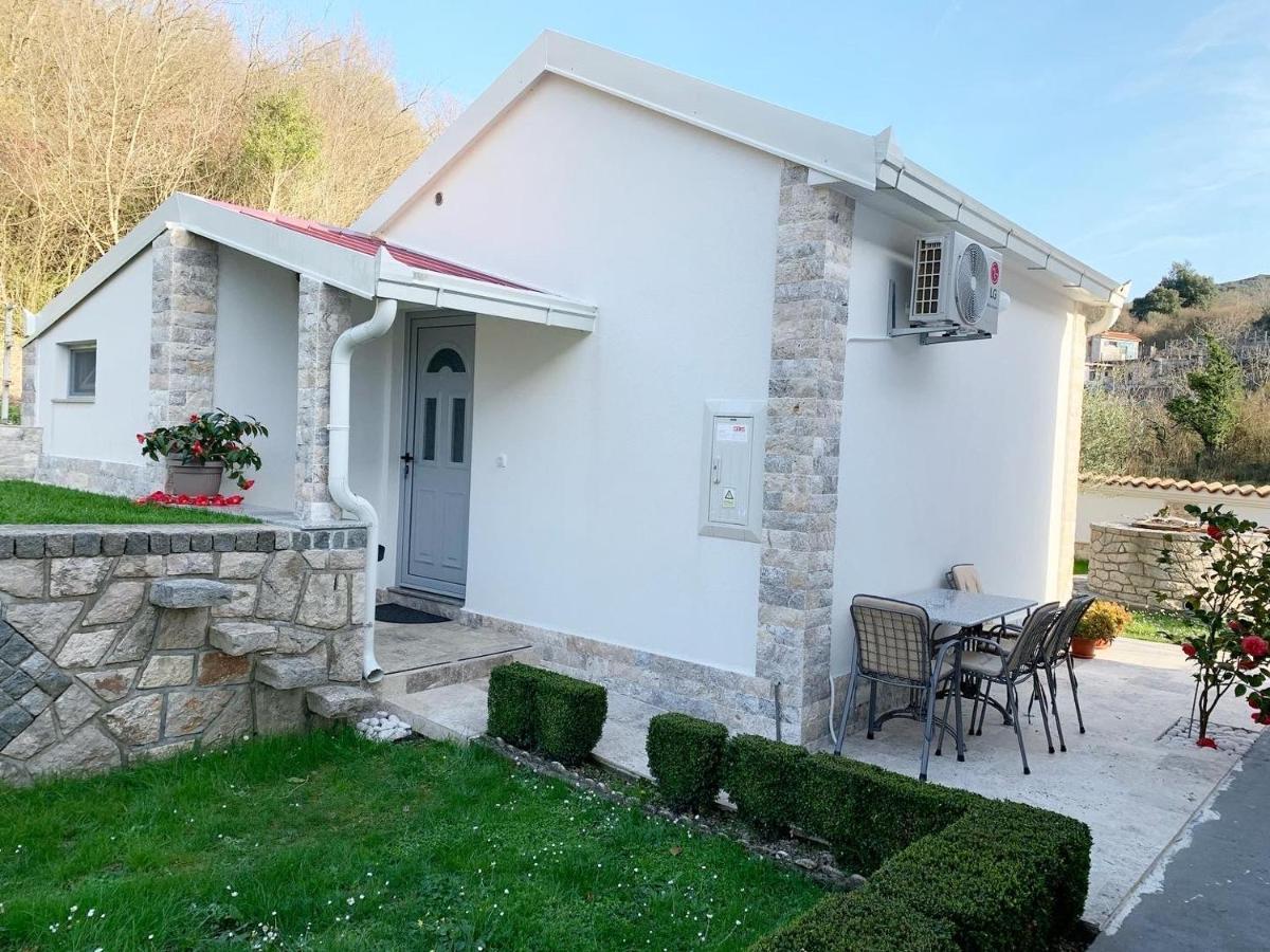 Markovic Village Apartments Улцин Екстериор снимка